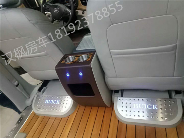 西安别克GL8商务车内饰改装多少钱.jpg